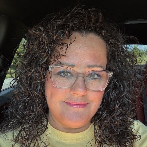 Meet your Posher, Krissy! - Picture 1 of 15